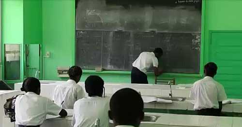 Teachers strike in Gabon continues to paralyse education system | Africanews