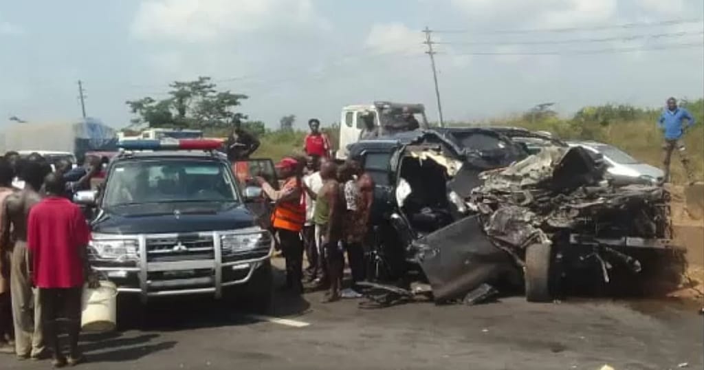 Anthony Joshua pays tribute to friends killed in Nigeria car crash | Africanews