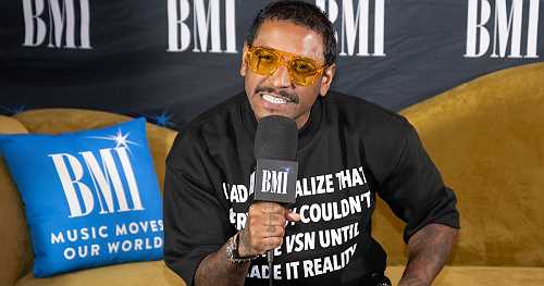 Lloyd’s Onstage Fall During Birmingham Show Sparks Viral Moment and Playful Response