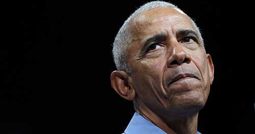 Barack Obama Surprises Chicago Students With Holiday Visit and Story Time