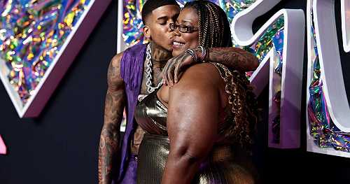 NLE Choppa’s Mom Gives Displaced Memphis Family a Home for the Holidays