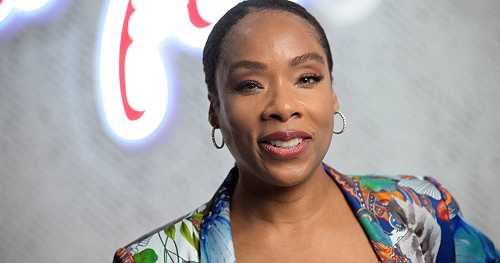 Fawn Weaver Remakes Awkward Moment Into a Meet-Cute