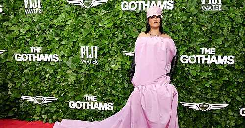 Rihanna Pops Out at Mariah Carey