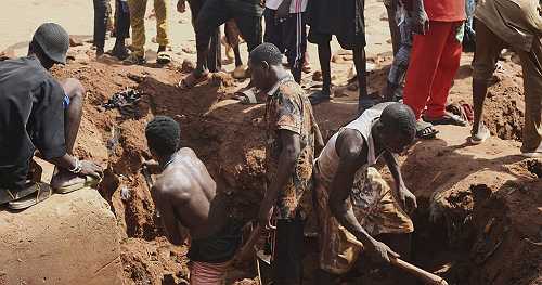 Hundreds dead and missing after Nigerian town submerged by floods  | Africanews