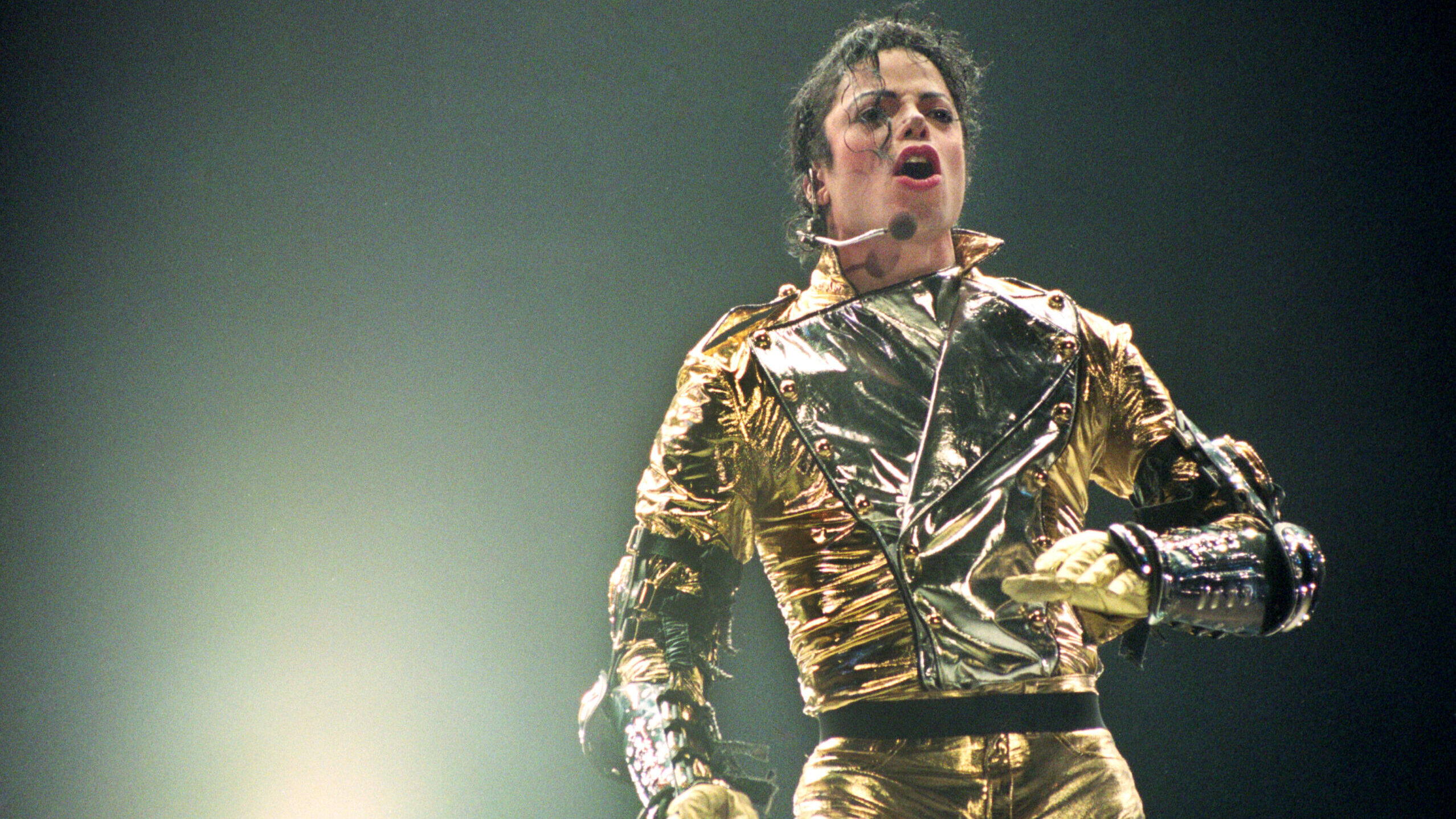 Michael Jackson makes chart history (again) as ‘Thriller’ returns to Billboard