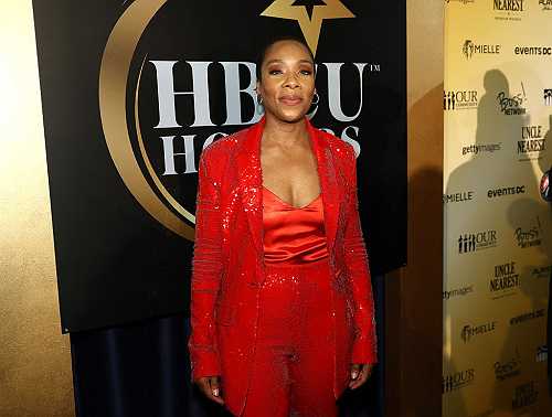 Fawn Weaver and old schoolmate link up for skit reenacting their viral awkward interaction