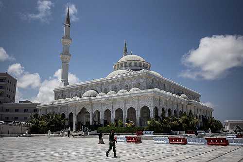 Somalis vote in the first one-person, one-vote local election in decades