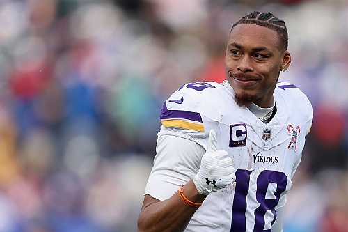 Justin Jefferson Breaks Randy Moss’ Longstanding Receiving Record in Vikings Win