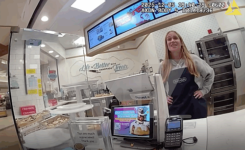 New footage shows fired Cinnabon employee telling police Somali customers triggered her 
