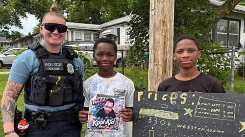 Kansas City brothers’ lemonade stand gets police support after 911 complaint turns into community moment