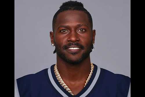 Former NFL Star Antonio Brown Wanted for Attempted Murder in Miami - Y