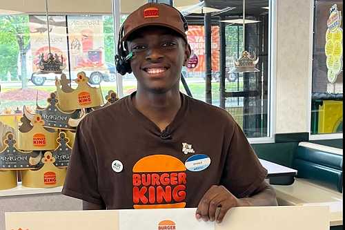 Burger King Employee Who Rushed to Work After Graduation Receives Over $200,000 - Y