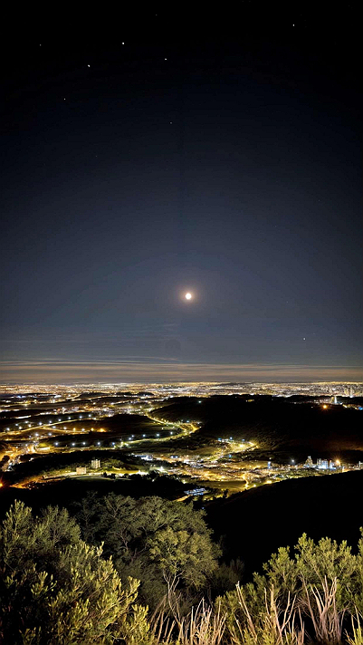 - أي جوز أن يحب الرجل المدينة لأن قلبه في تشكيلة أحييها؟....